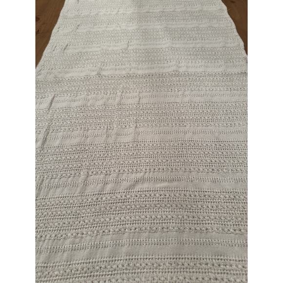 Inup Home Ivory Textured Table Runner with Ruffle Ends 95" - Picture 11 of 16